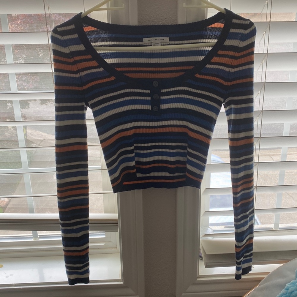 American eagle long sleeved shirt